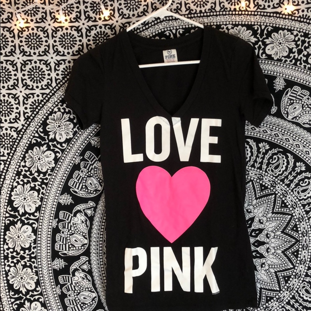 Victoria’s Secret Pink t shirt